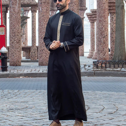 Islamischer muslimischer arabischer Herrenmantel mit langen Ärmeln und besticktem Stehkragen, arabischer Thobe für Männer